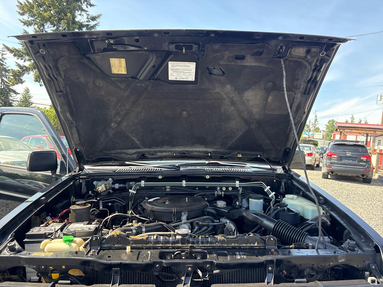 Nissan Pickup E-V6 Reg. Cab 4WD 1988