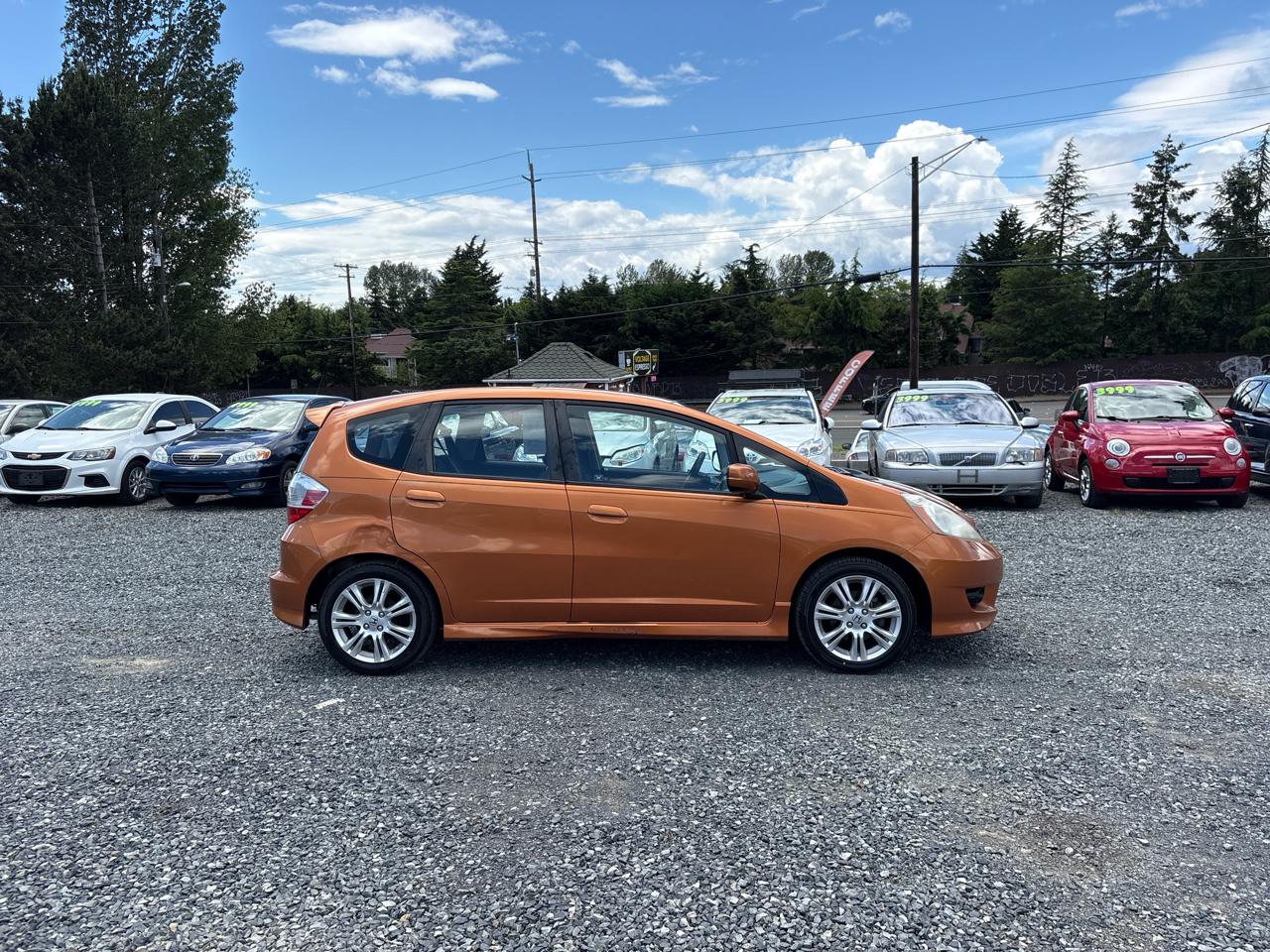 Honda Fit Sport 5-Speed MT 2011