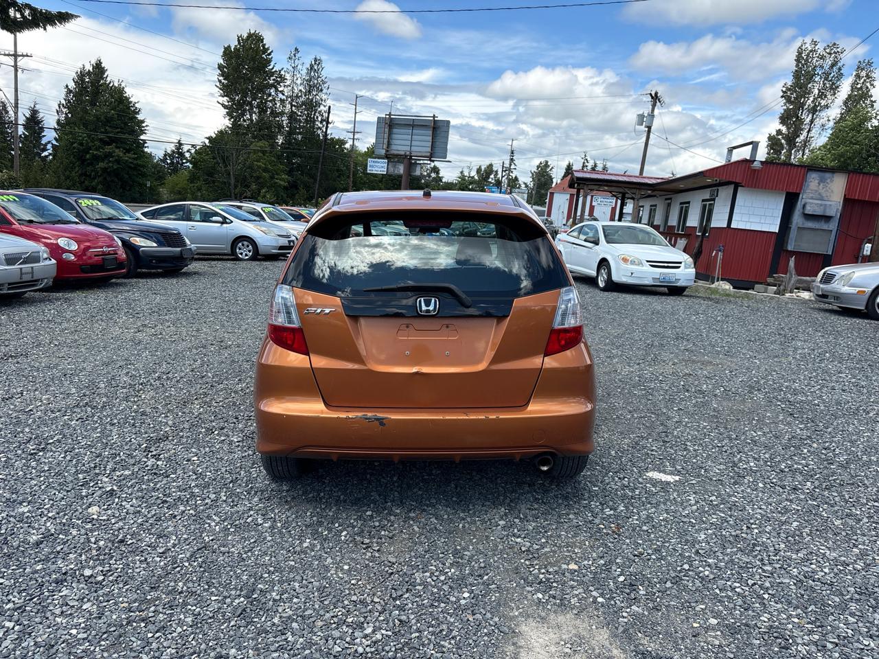 Honda Fit Sport 5-Speed MT 2011