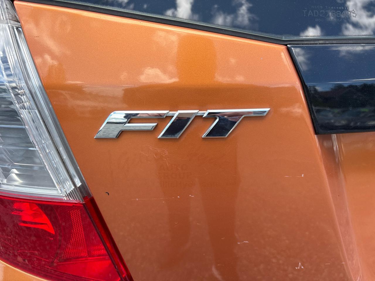 Honda Fit Sport 5-Speed MT 2011