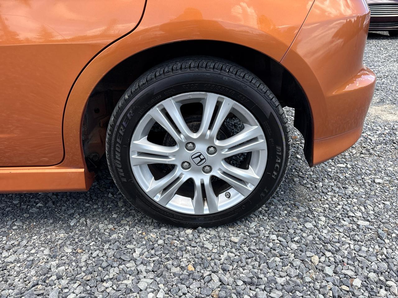 Honda Fit Sport 5-Speed MT 2011