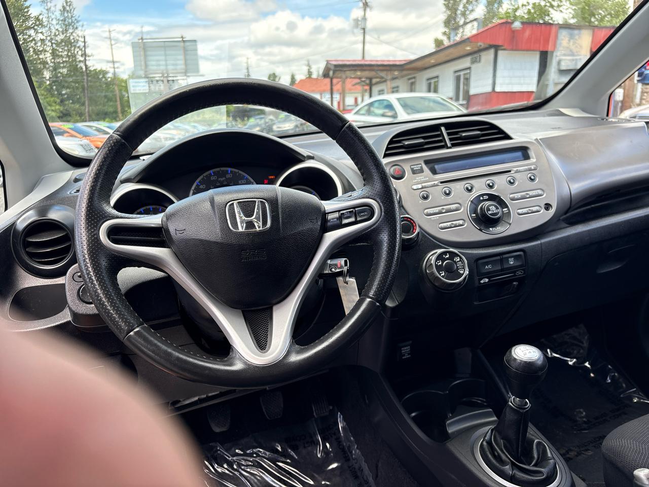 Honda Fit Sport 5-Speed MT 2011