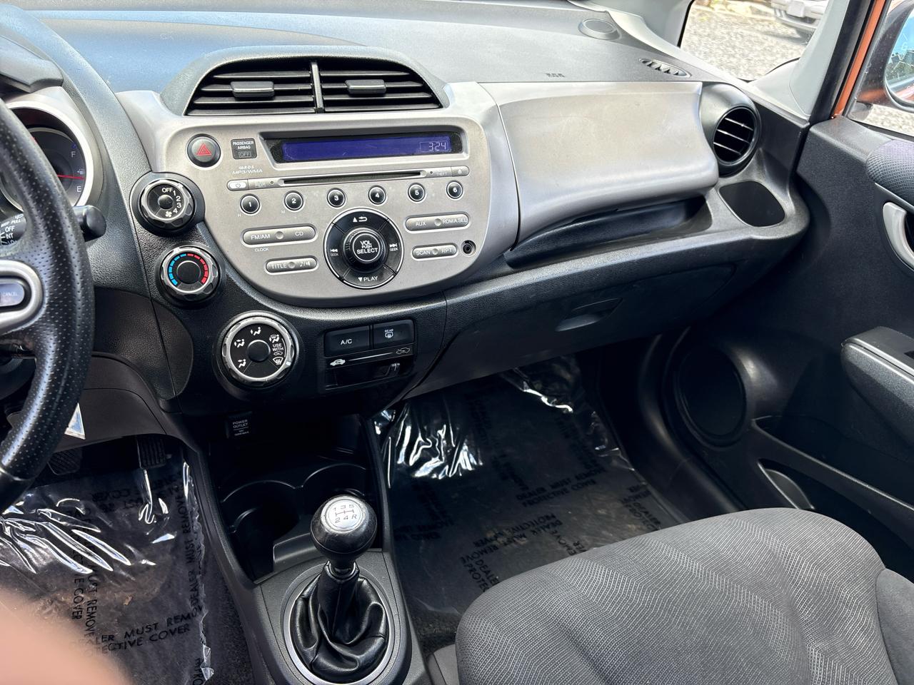 Honda Fit Sport 5-Speed MT 2011