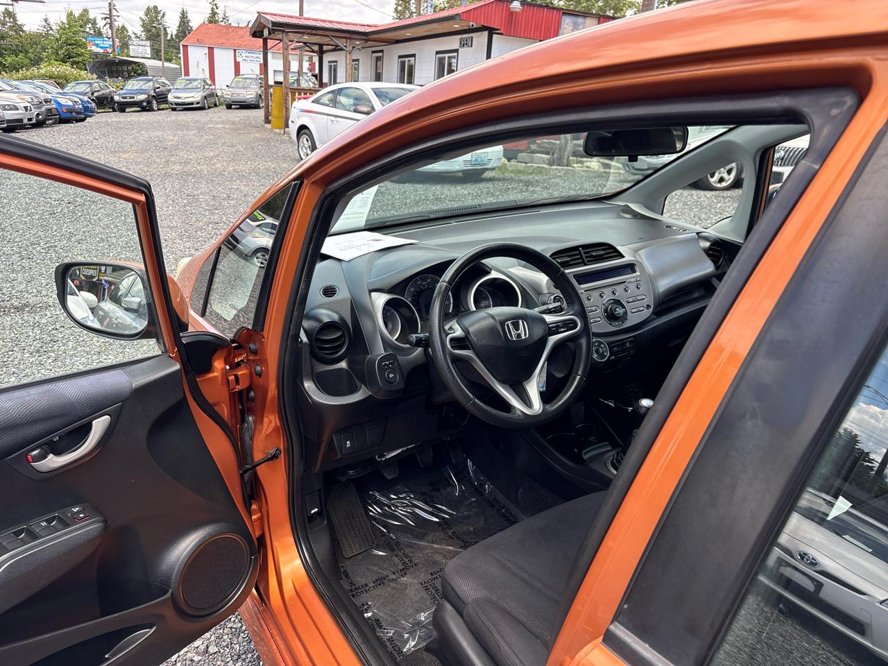 Honda Fit Sport 5-Speed MT 2011
