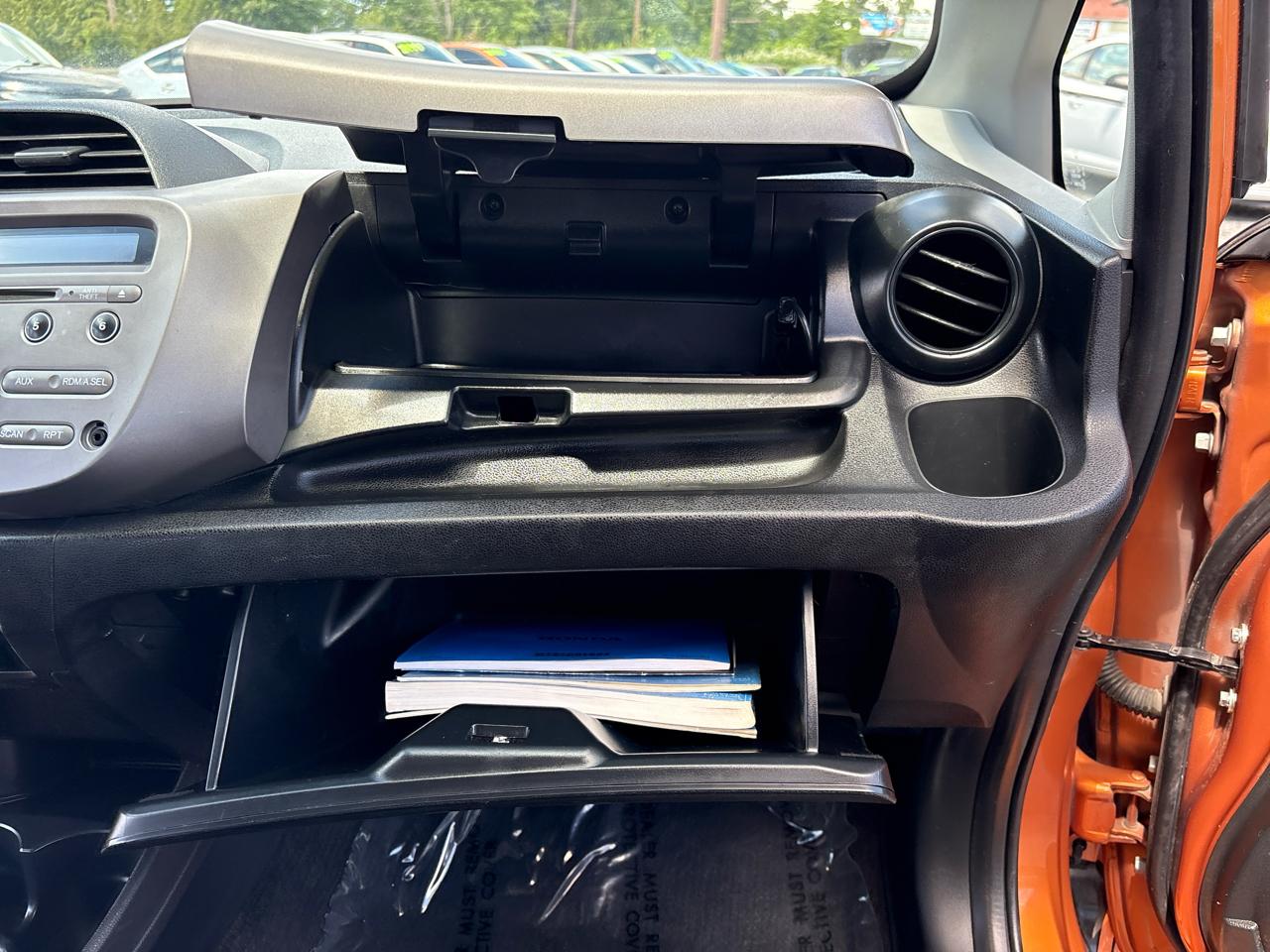 Honda Fit Sport 5-Speed MT 2011