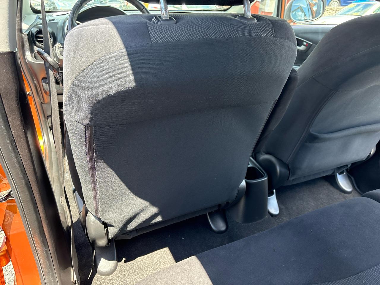 Honda Fit Sport 5-Speed MT 2011