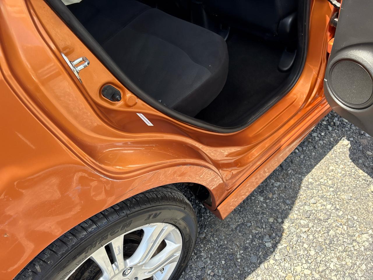 Honda Fit Sport 5-Speed MT 2011