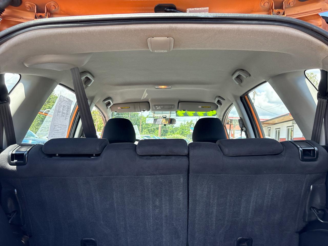 Honda Fit Sport 5-Speed MT 2011