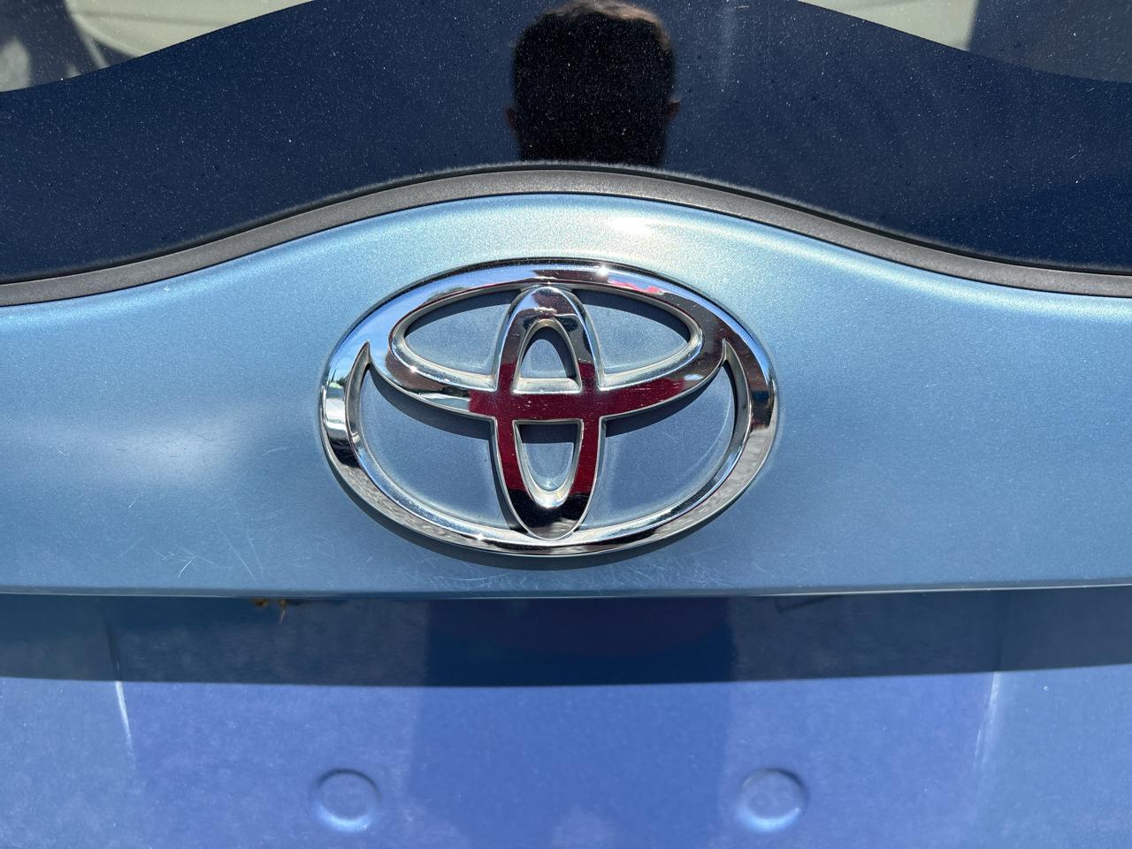 Toyota Prius 4-Door Liftback 2004
