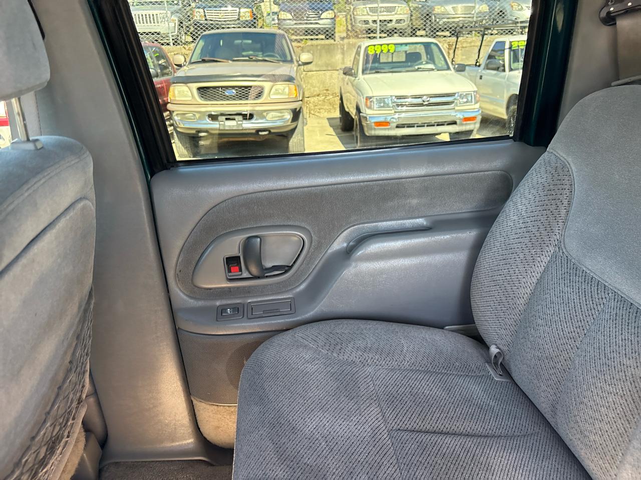 Chevrolet Suburban K1500 4WD 1997