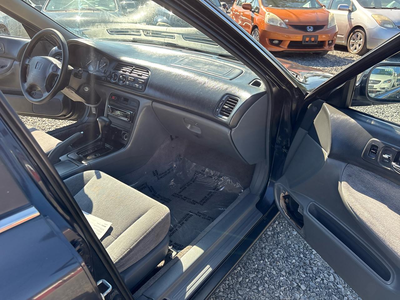 Honda Accord LX sedan 1995