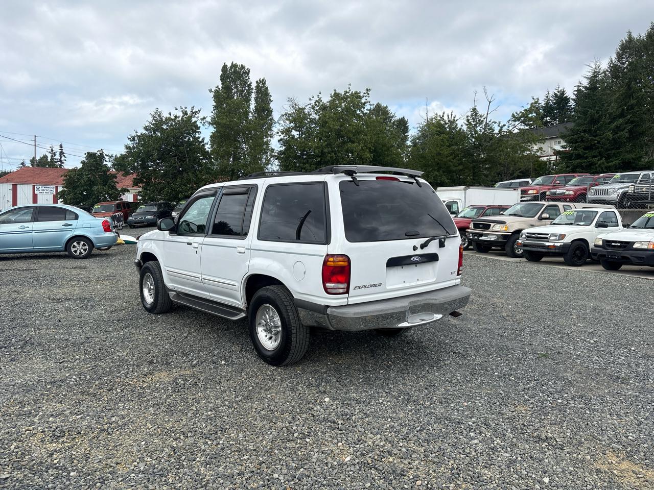 Ford Explorer XLT 4-Door 4WD 1998