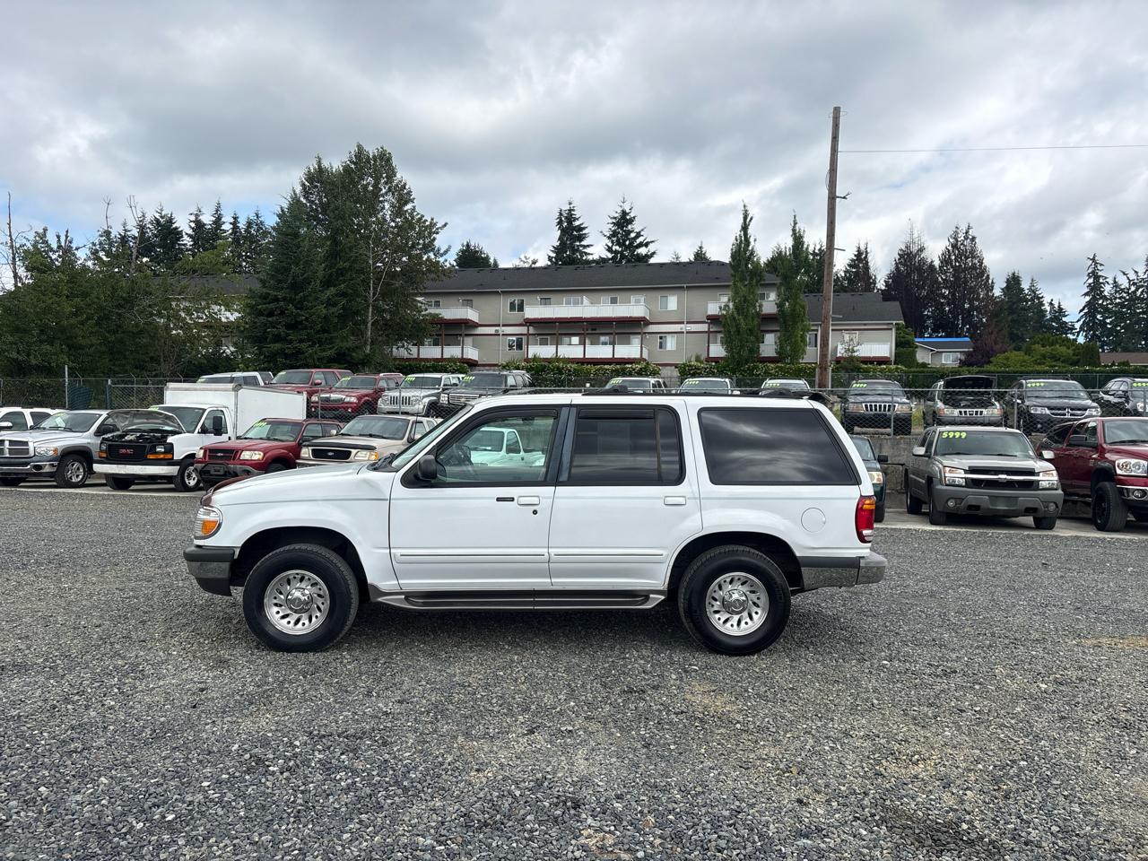 Ford Explorer XLT 4-Door 4WD 1998