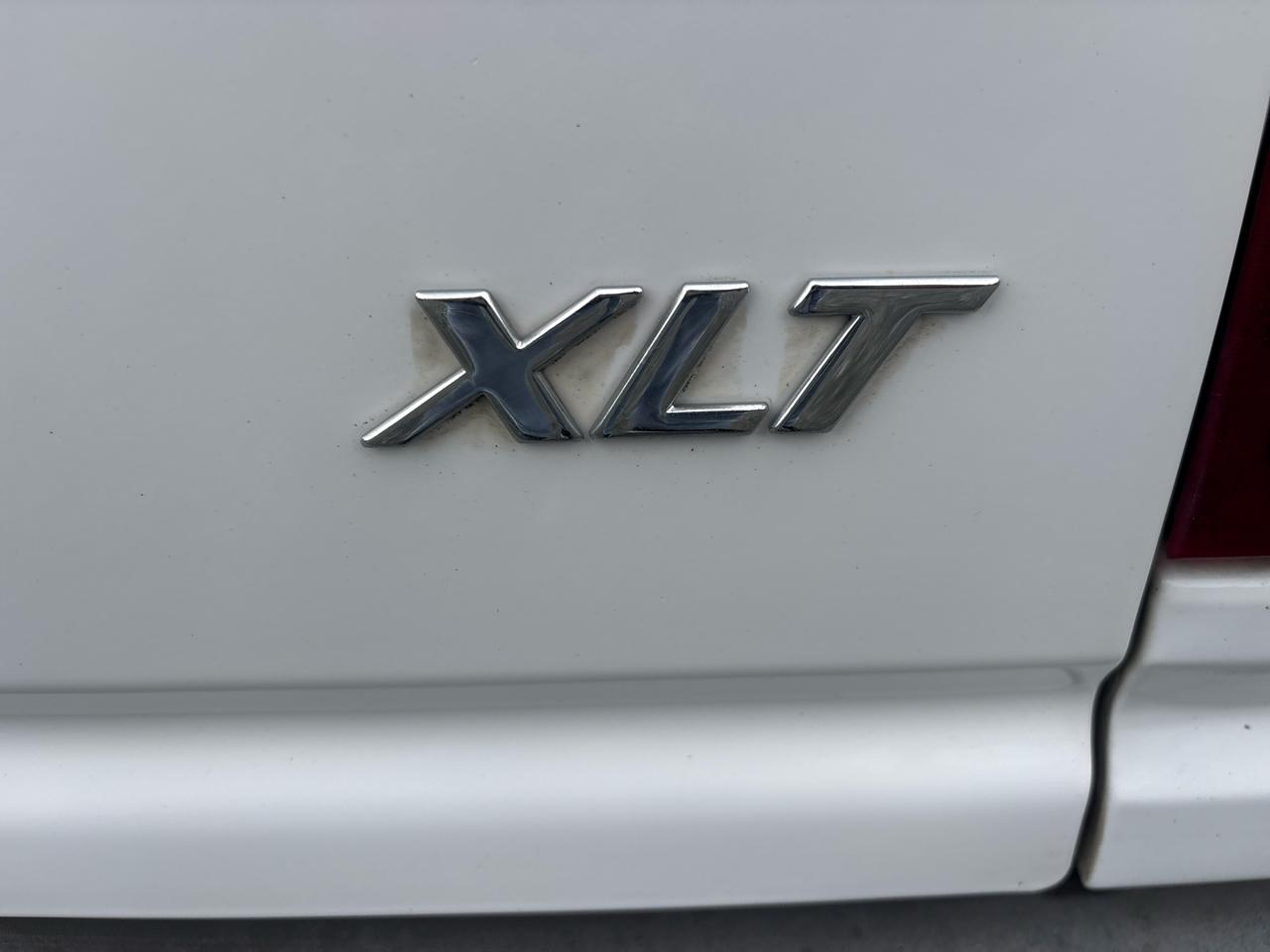 Ford Explorer XLT 4-Door 4WD 1998