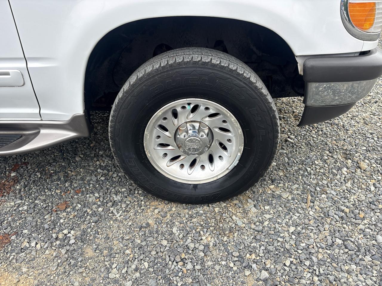 Ford Explorer XLT 4-Door 4WD 1998