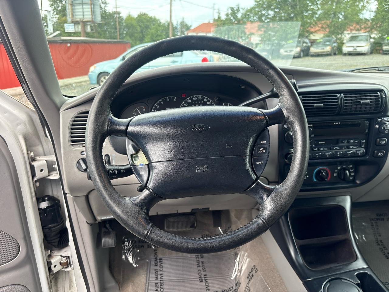 Ford Explorer XLT 4-Door 4WD 1998