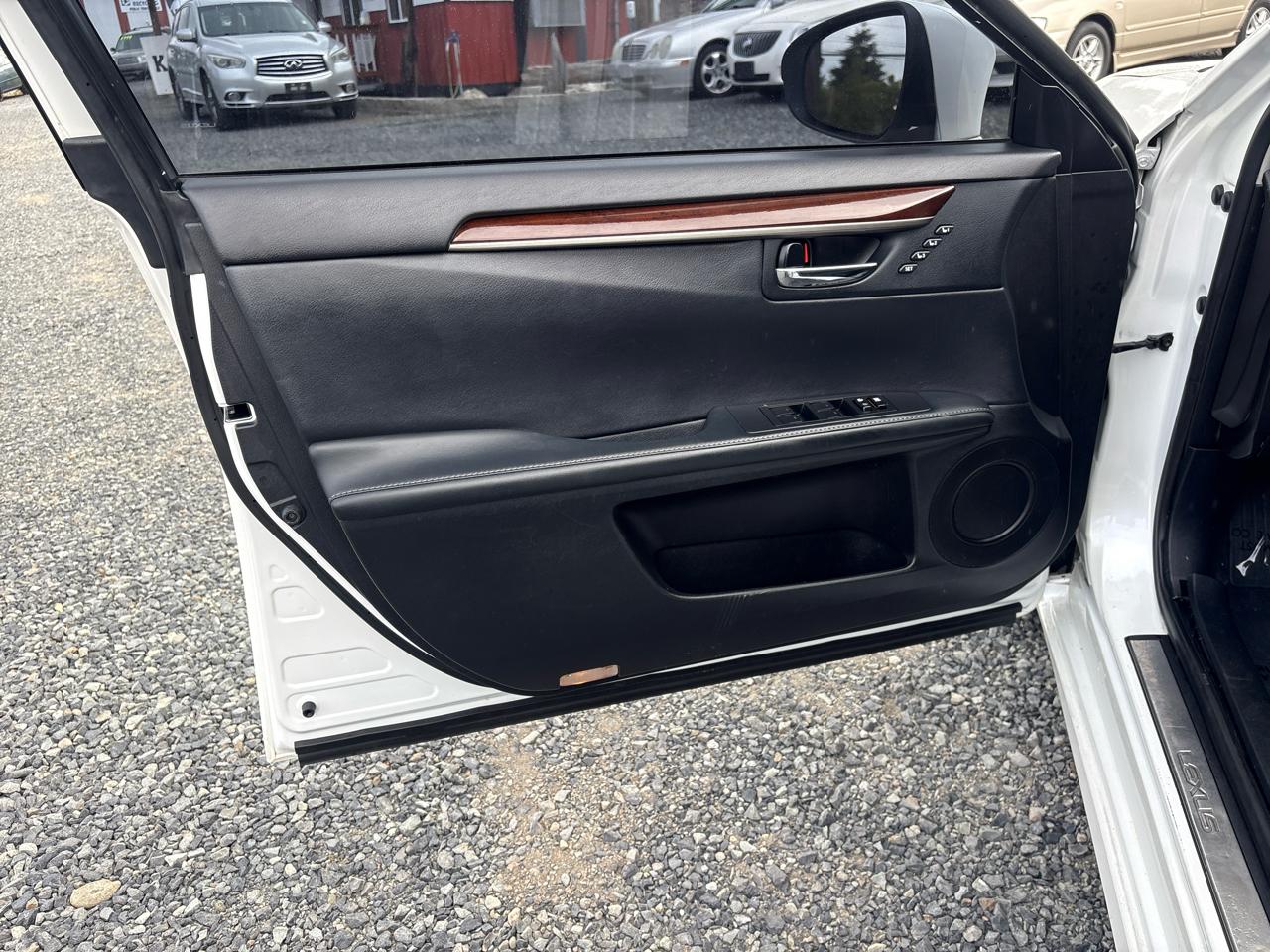 Lexus ES 300h Sedan 2014