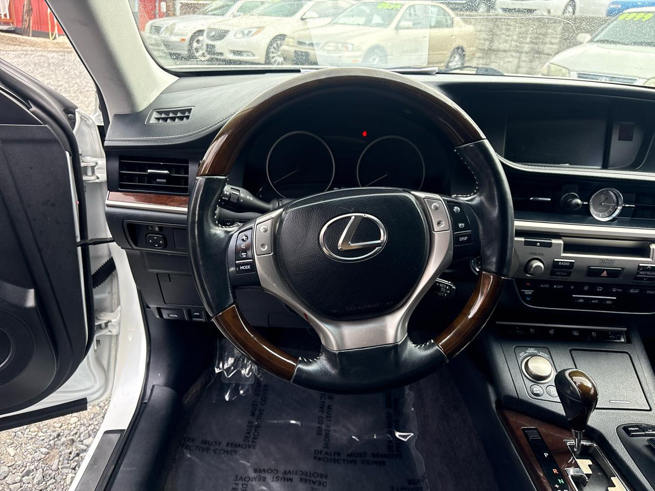 Lexus ES 300h Sedan 2014