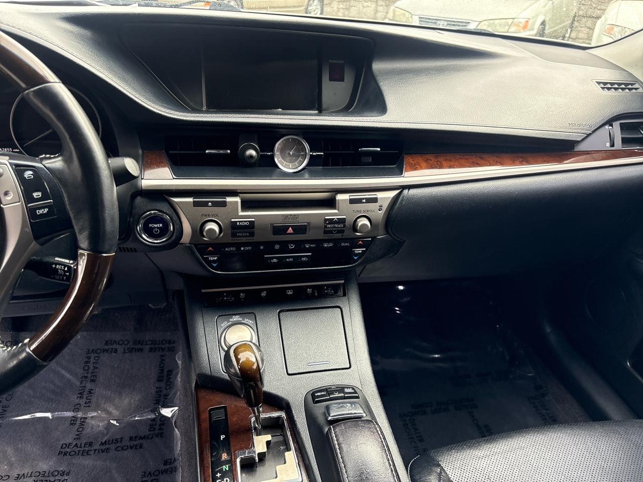 Lexus ES 300h Sedan 2014