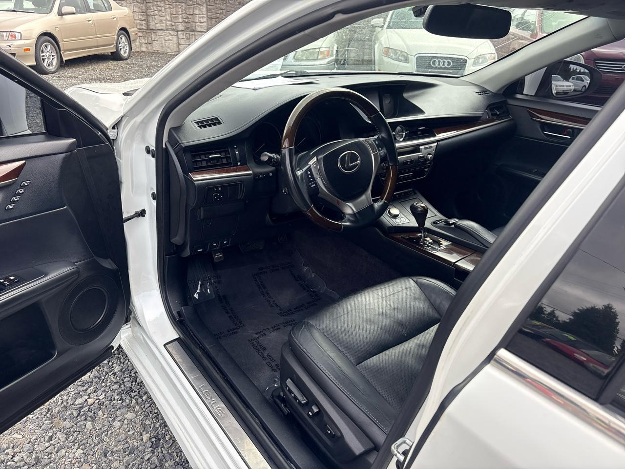 Lexus ES 300h Sedan 2014