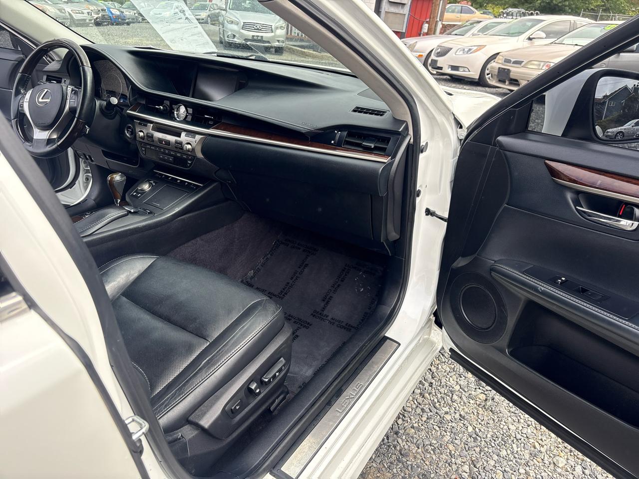 Lexus ES 300h Sedan 2014