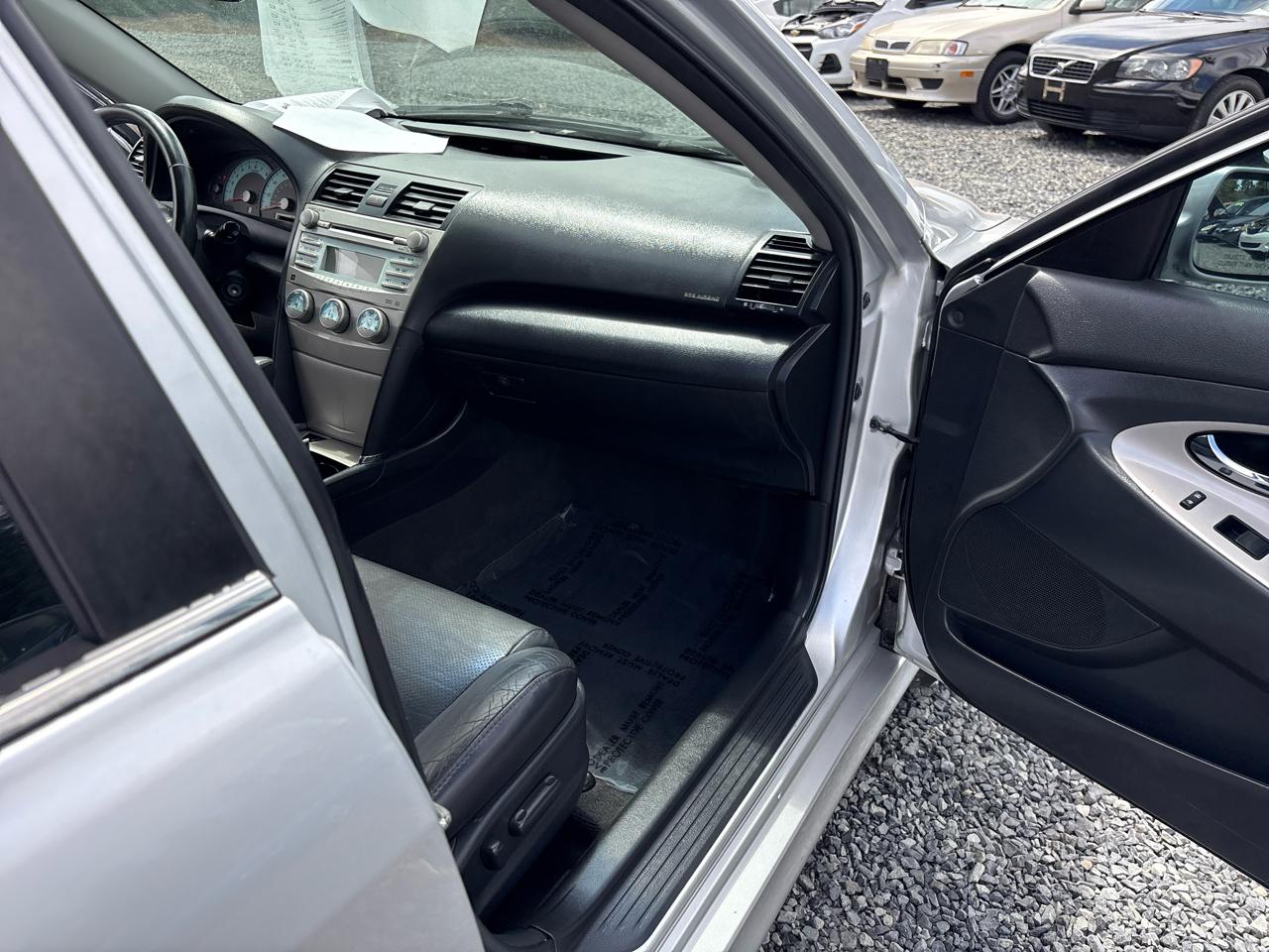 Toyota Camry LE V6 6-Spd AT 2009