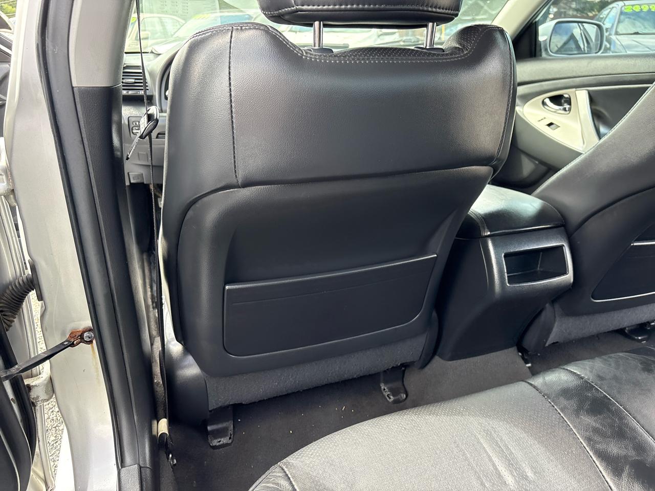 Toyota Camry LE V6 6-Spd AT 2009