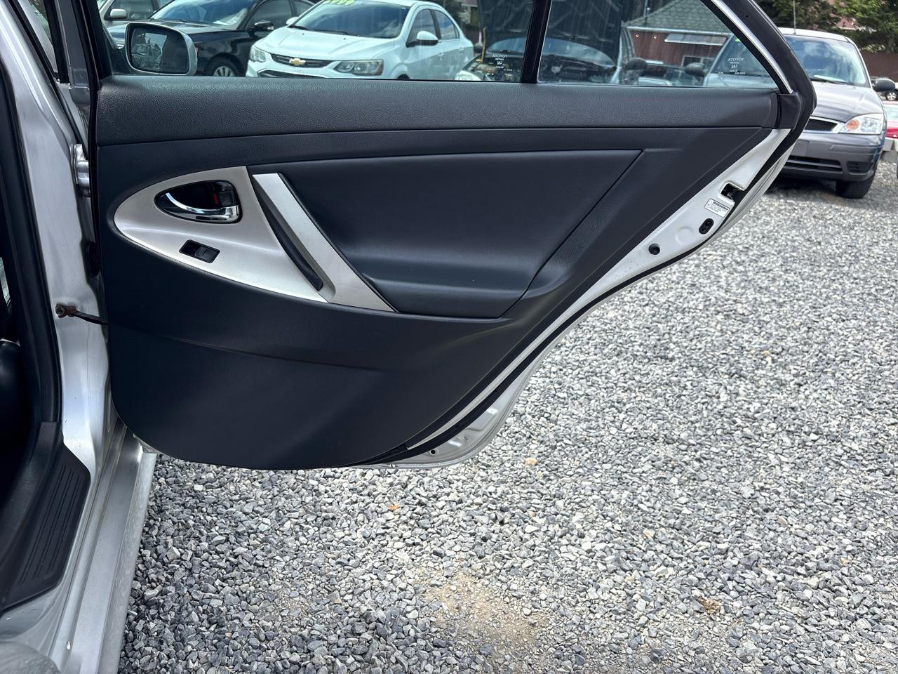 Toyota Camry LE V6 6-Spd AT 2009