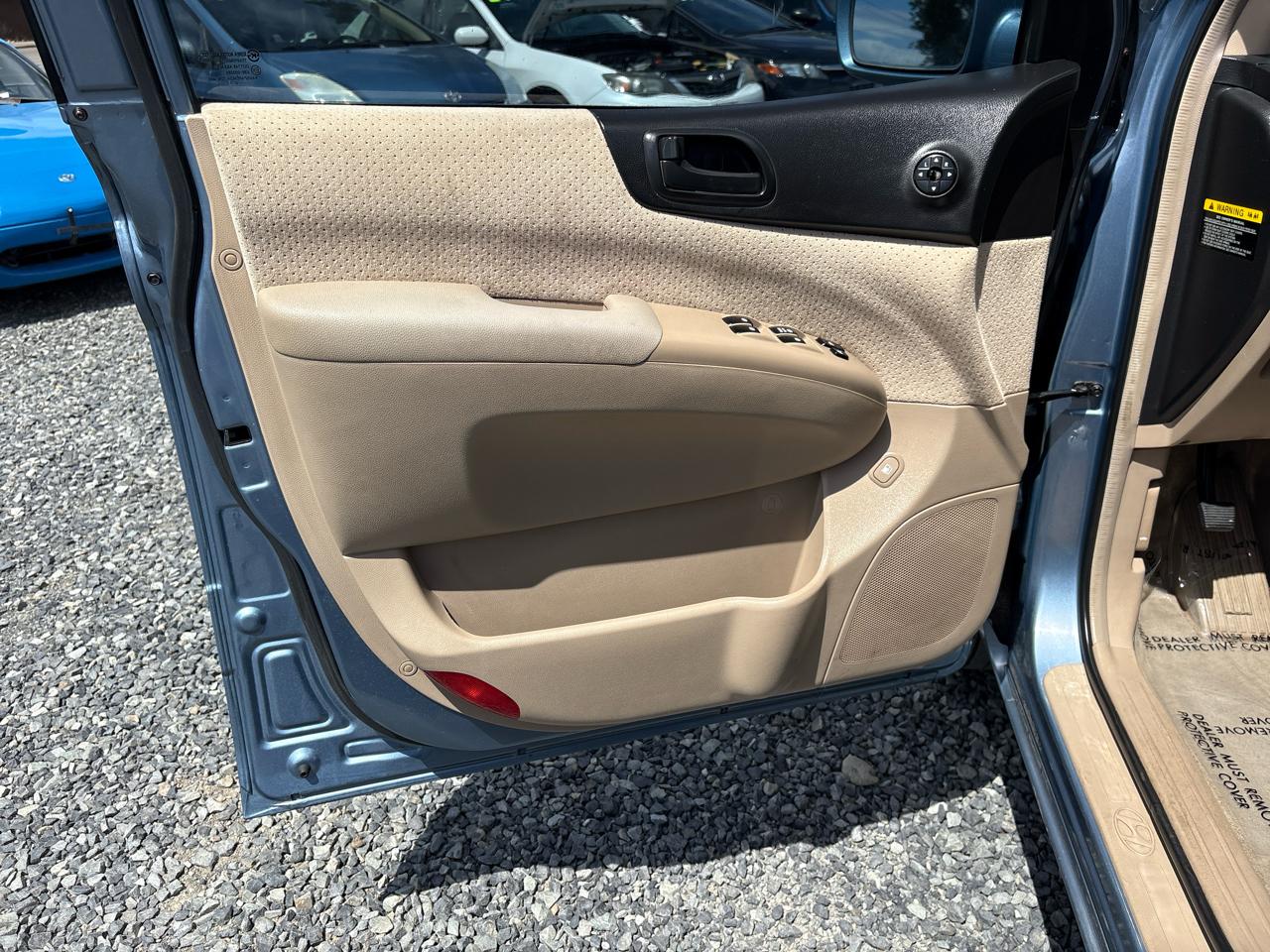 Hyundai Entourage GLS 2007