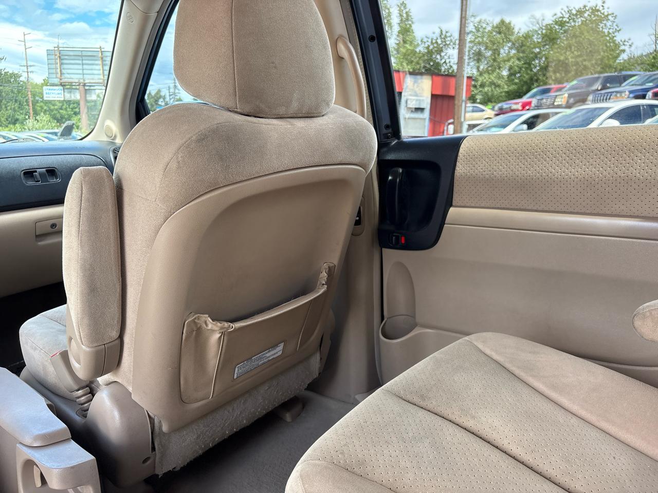 Hyundai Entourage GLS 2007