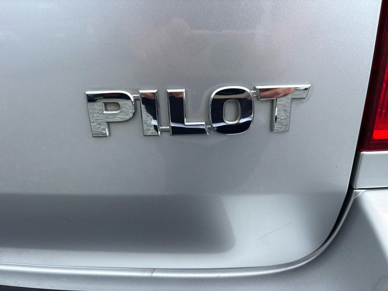 Honda Pilot EX w/ Leather and DVD 2005