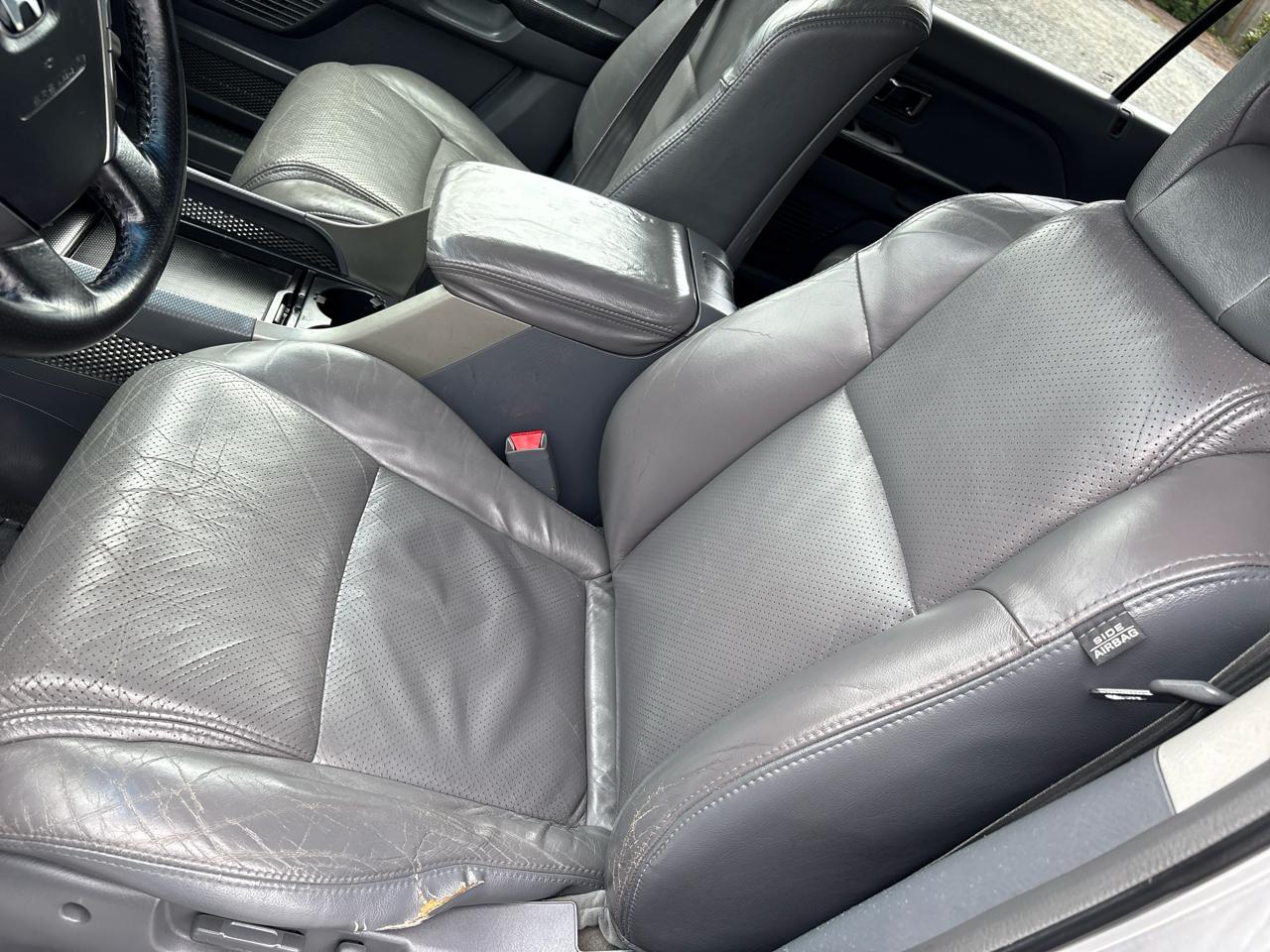 Honda Pilot EX w/ Leather and DVD 2005