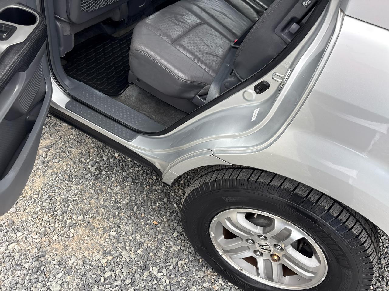 Honda Pilot EX w/ Leather and DVD 2005