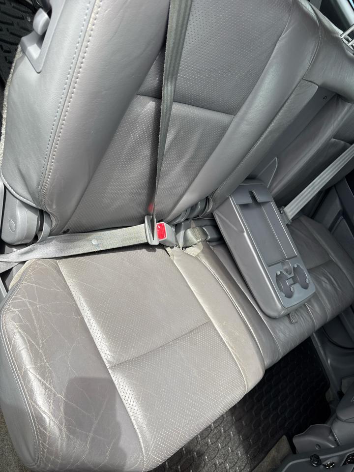 Honda Pilot EX w/ Leather and DVD 2005