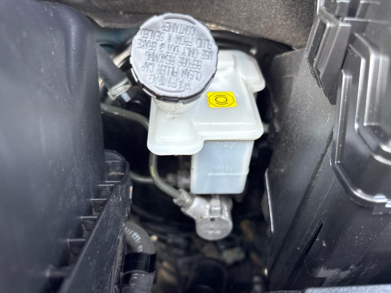 Nissan Versa 1.6 S 5M 2017