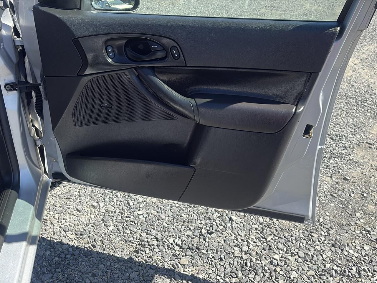 Ford Focus ZX5 S 2005