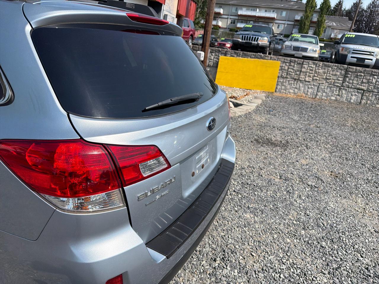 Subaru Outback 2.5i Premium 2013