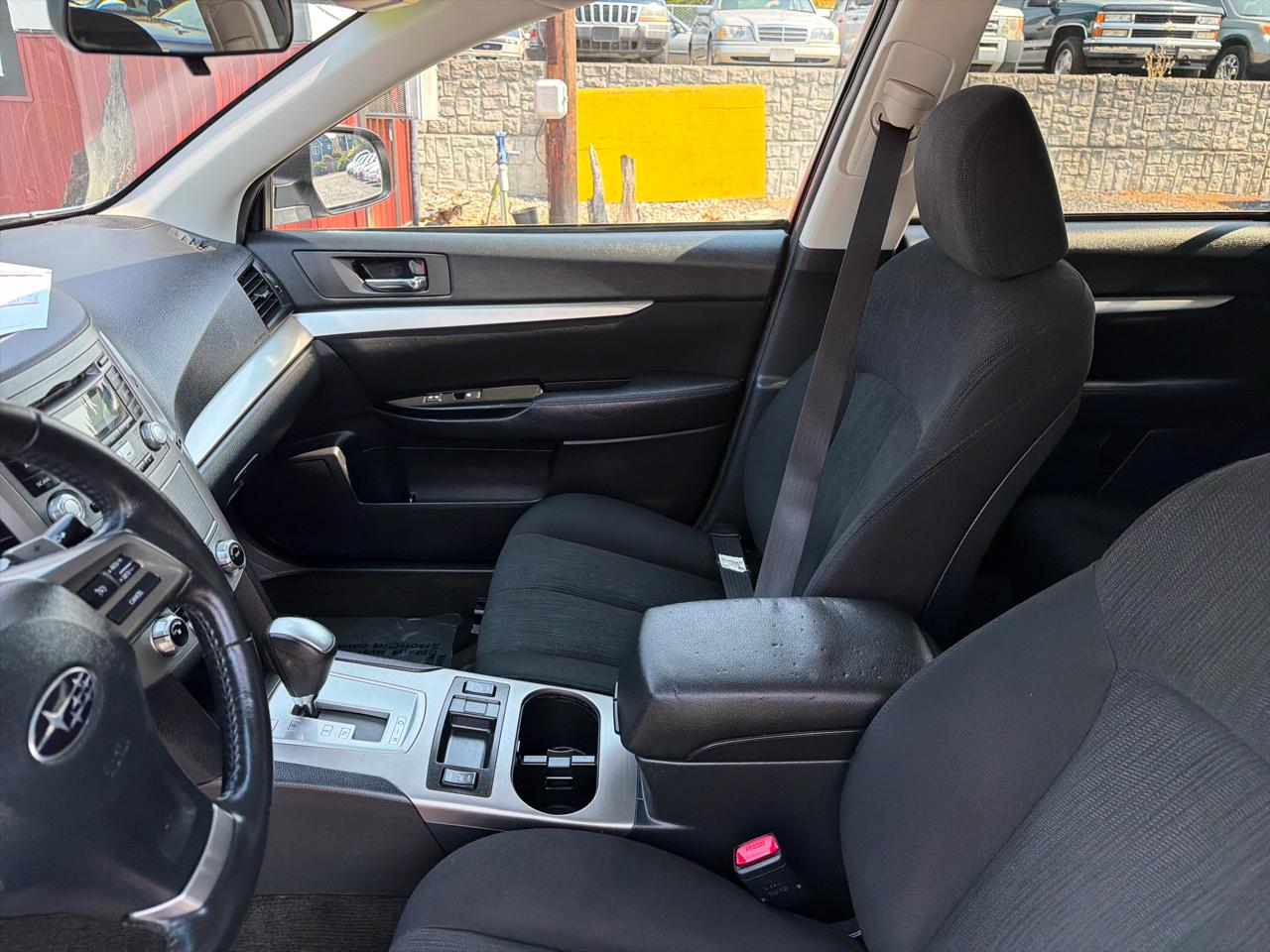 Subaru Outback 2.5i Premium 2013