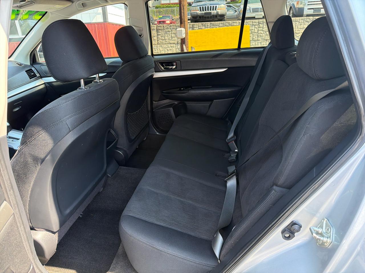 Subaru Outback 2.5i Premium 2013