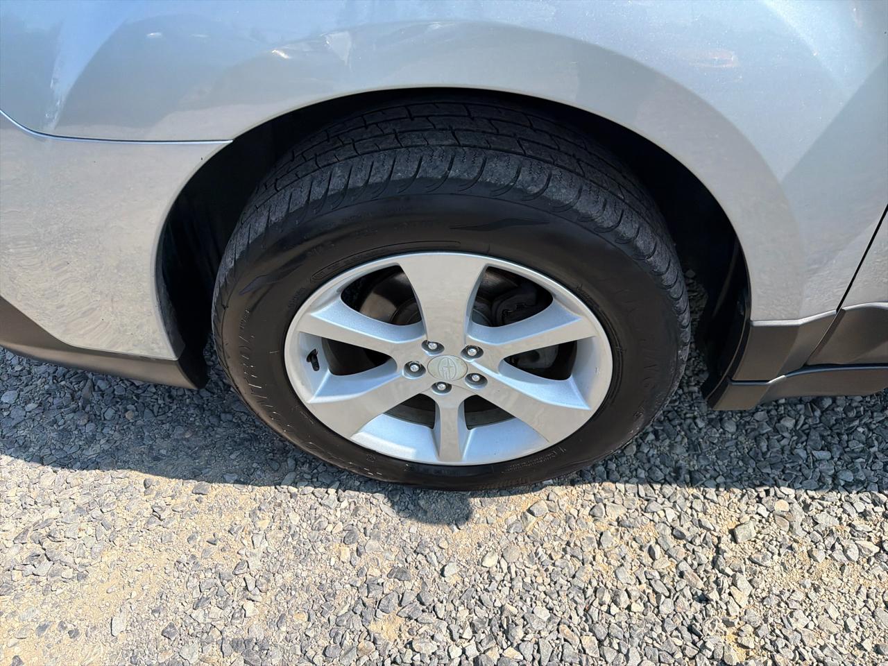 Subaru Outback 2.5i Premium 2013