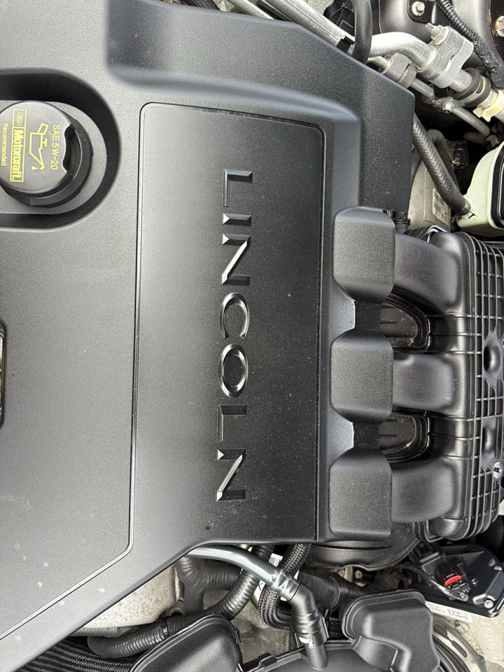 Lincoln MKZ AWD 2011