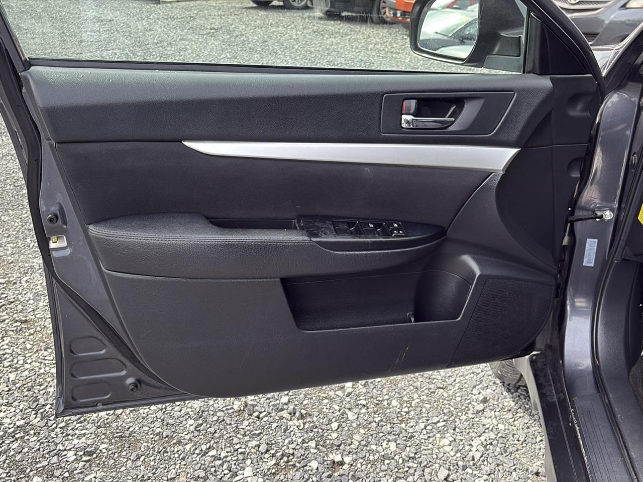 Subaru Outback 2.5i Premium 2012