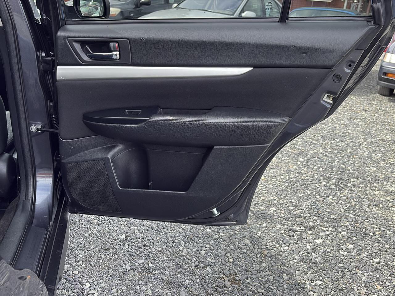 Subaru Outback 2.5i Premium 2012