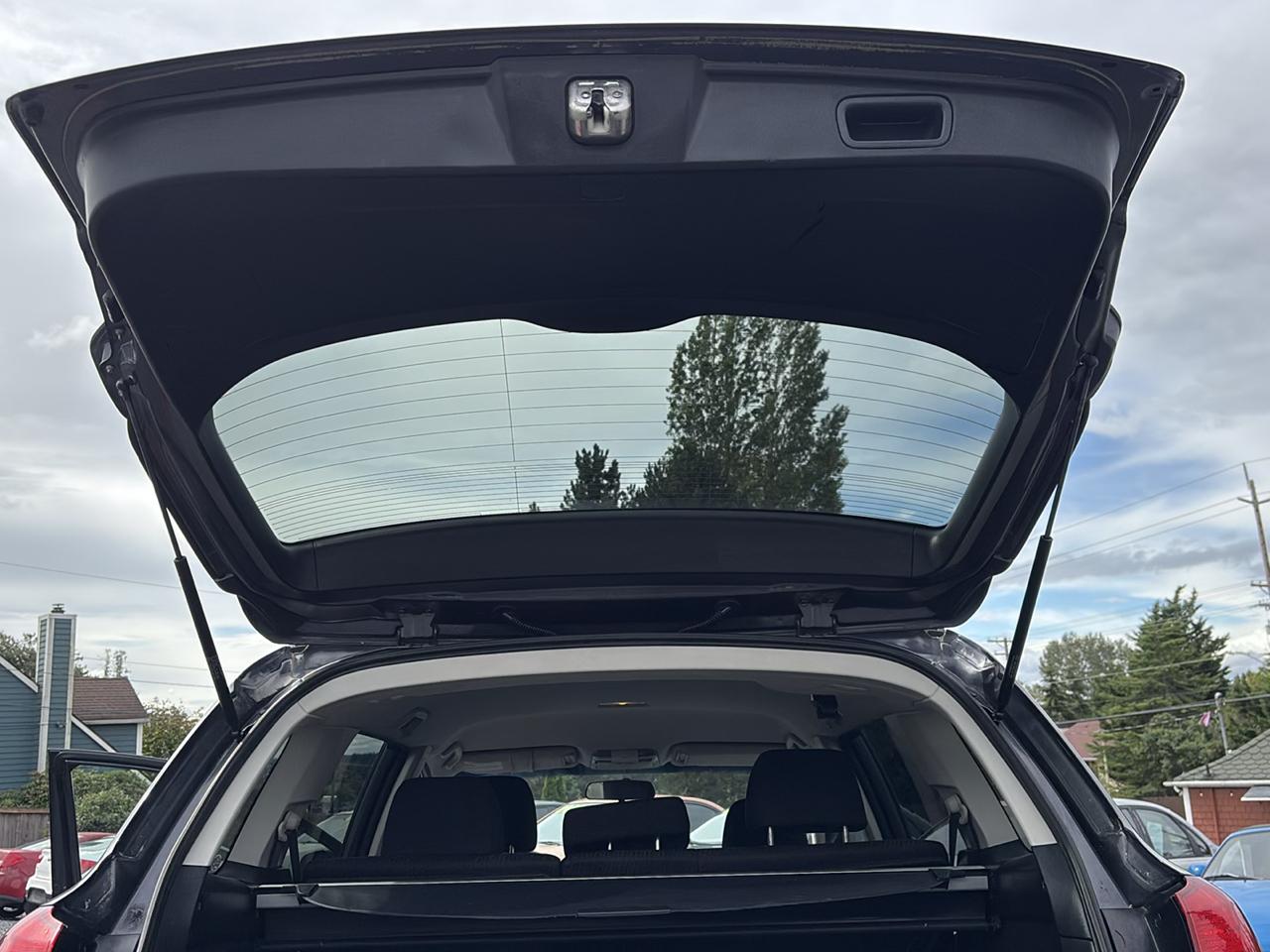 Subaru Outback 2.5i Premium 2012