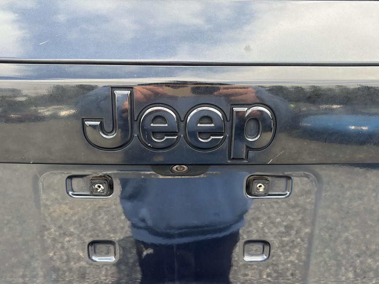 Jeep Grand Cherokee Laredo 4WD 2012