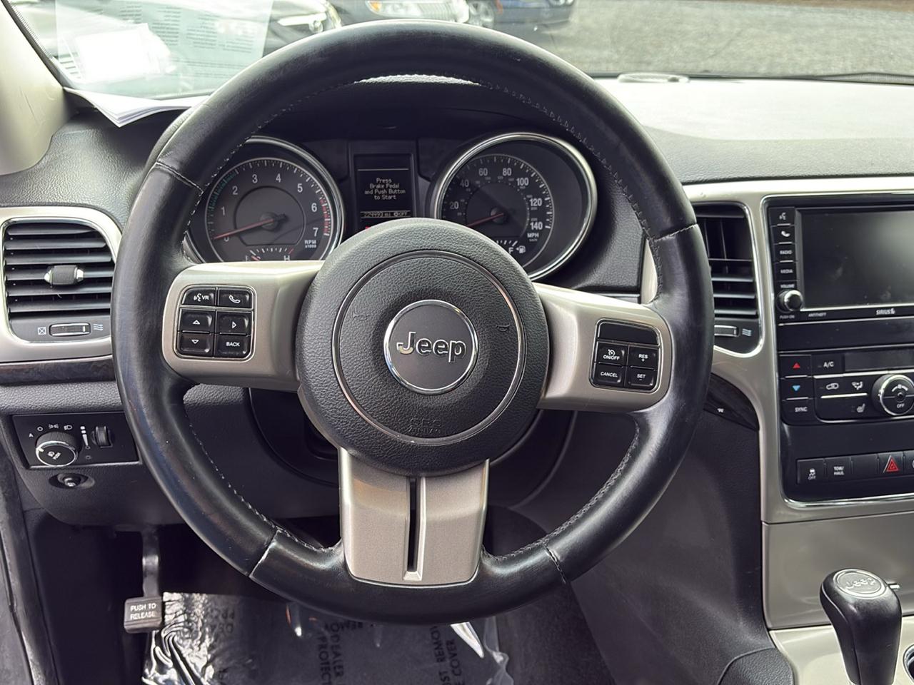 Jeep Grand Cherokee Laredo 4WD 2012