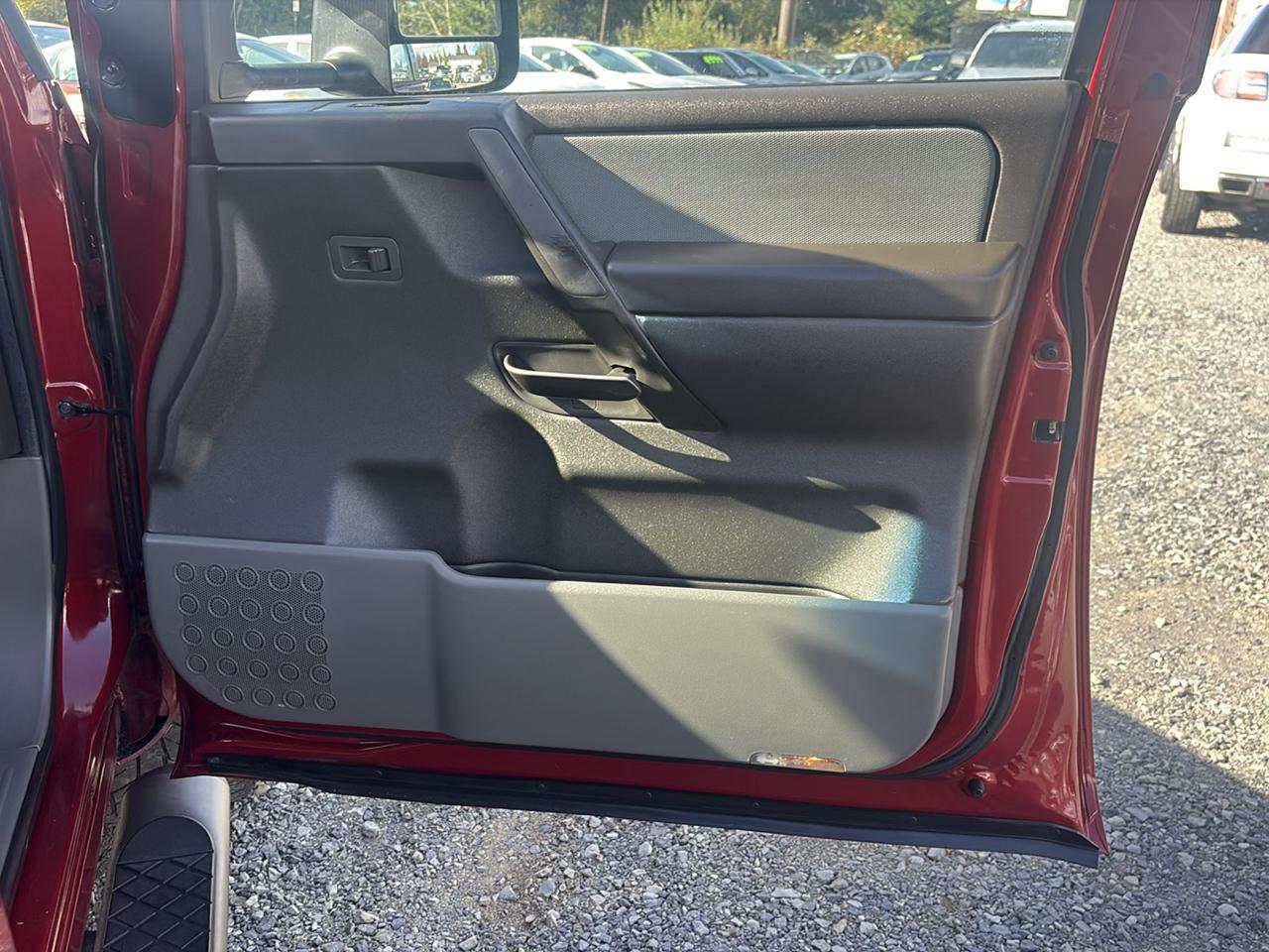 Nissan Titan LE Crew Cab 4WD 2007