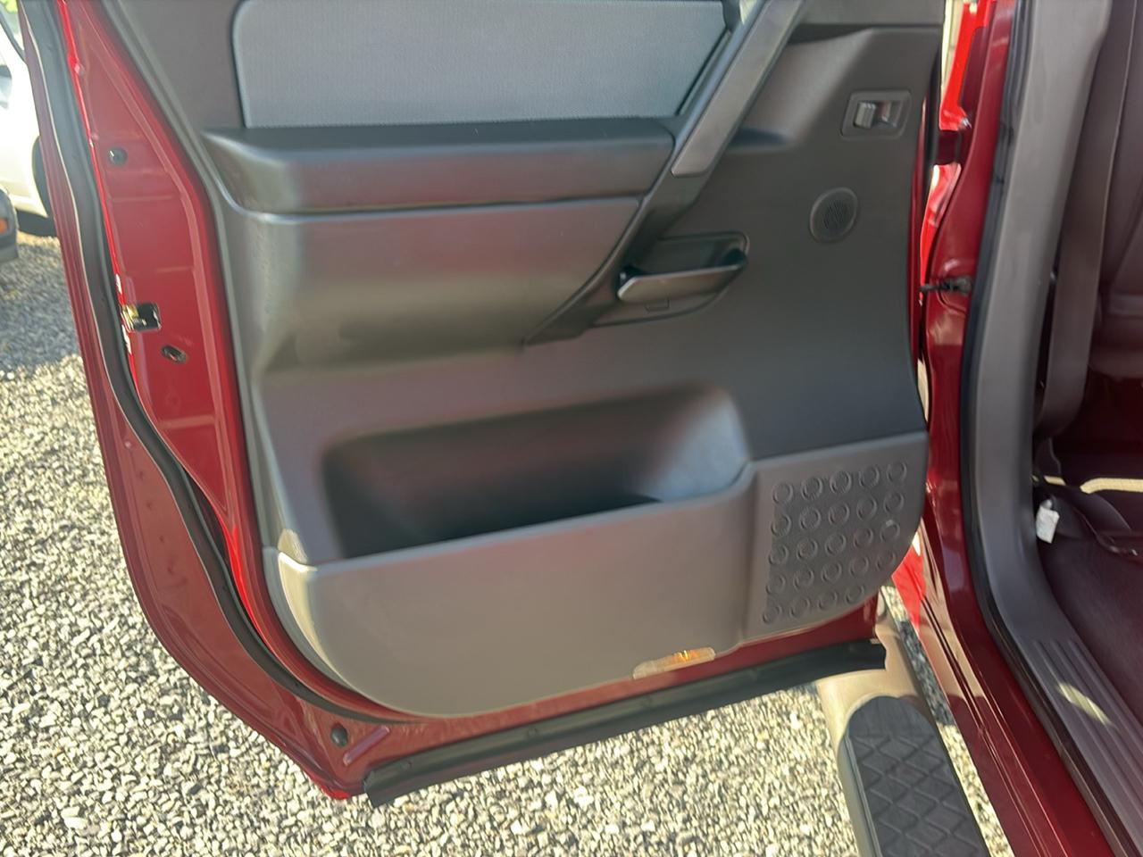 Nissan Titan LE Crew Cab 4WD 2007