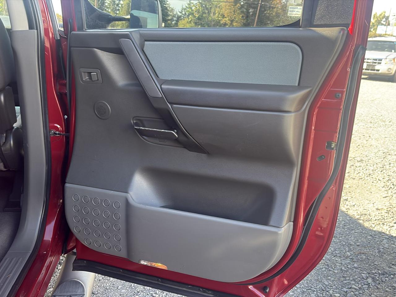 Nissan Titan LE Crew Cab 4WD 2007