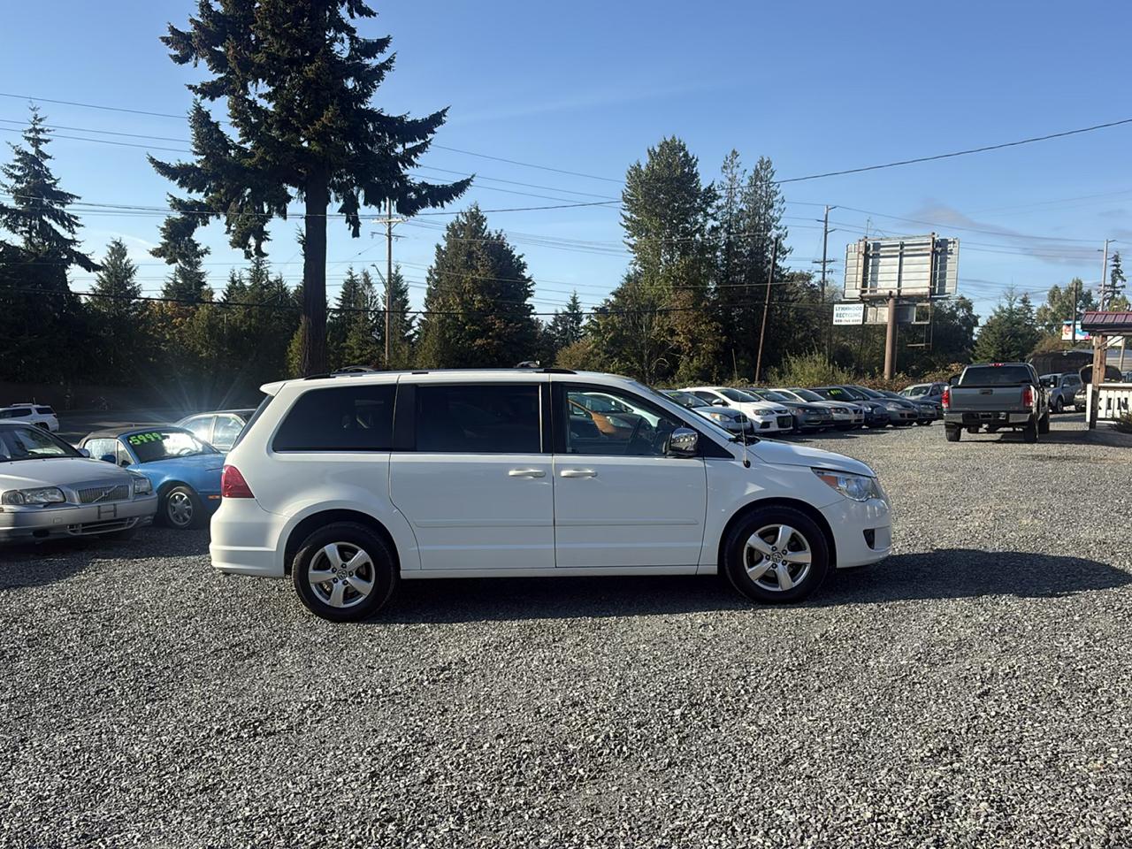 Volkswagen Routan SEL Premium 2009